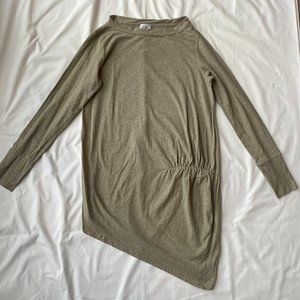 Bruno Cucinelli Gray Cotton/Linen Long Sleeve Asymmetrical Top, Size Large.